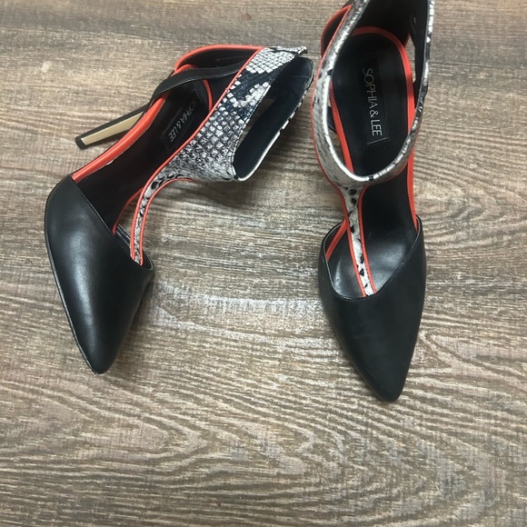 Sophia & Lee size 7 EUC snakeskin vegan leather Pointed-Toe Heels with strap - Picture 2 of 14